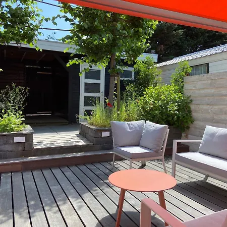 Unieke Woonark Met Privetuin En Free Parking. *