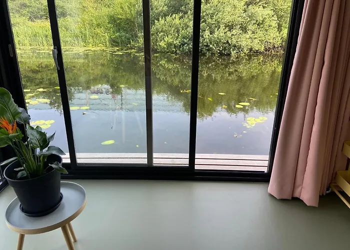 Apartman Unieke Woonark Met Privetuin En Free Parking.