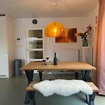 Unieke Woonark Met Privetuin En Free Parking. Apartamento Roterdão