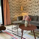 Unieke Woonark Met Privetuin En Free Parking. Apartamento Roterdão