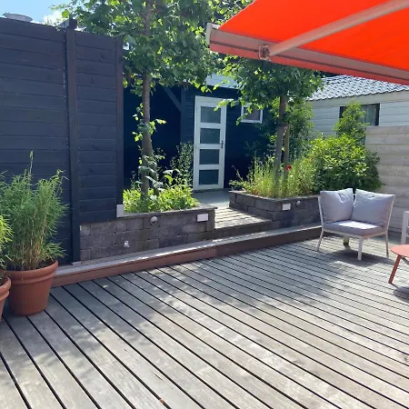 Unieke Woonark Met Privetuin En Free Parking. アパート *