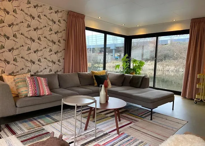 Unieke Woonark Met Privétuin En Free Parking. *