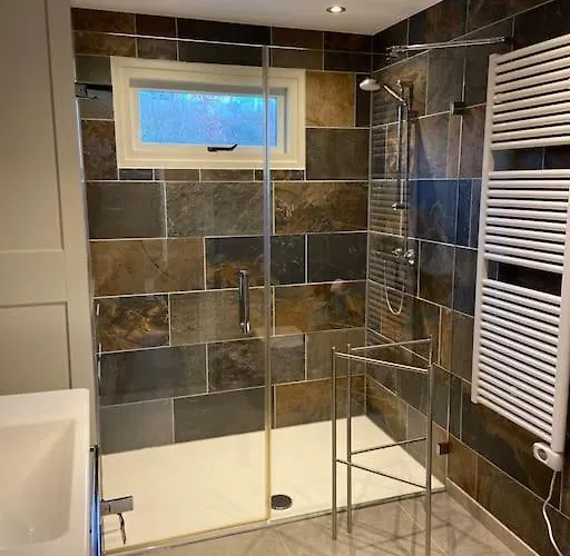 Appartement Unieke Woonark Met Privétuin En Free Parking.